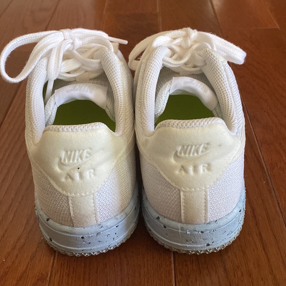 Nike Air tennis shoes - Picture 3 of 3
